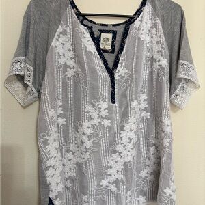 Anthropologie Gray and White Lace-Overlay Raglan Blouse